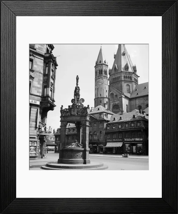Framed Print : Mainz. Der Hohe Dom zu Mainz mit Marktplatz, Marktbrunnen und Geschäften am Dom Framed Print : Mainz. Der Hohe Dom zu Mainz mit Marktplatz, Marktbrunnen und Geschäften am Dom