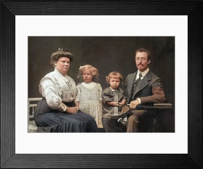 Framed Print : Familienfoto Framed Print : Familienfoto