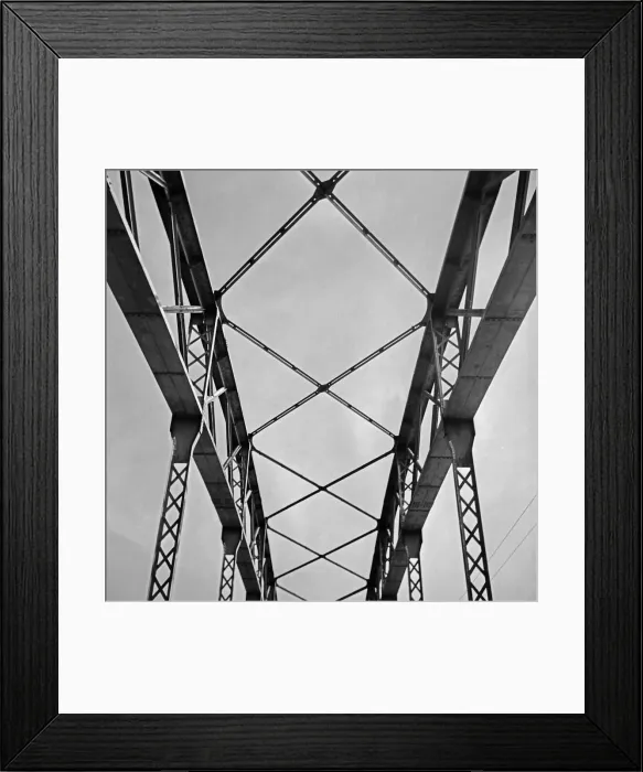 Framed Print : Brücke. Struktur der Aufhängung einer Brücke, Deutschland 1930er Jahre Framed Print : Brücke. Struktur der Aufhängung einer Brücke, Deutschland 1930er Jahre