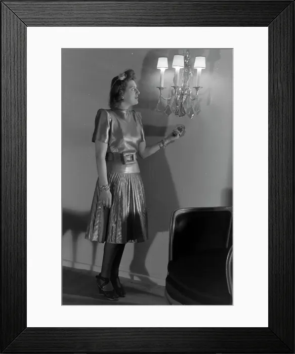 Framed Print : Berliner Modeschöpfer Annemaria Geise und Hilda Romatzki Framed Print : Berliner Modeschöpfer Annemaria Geise und Hilda Romatzki