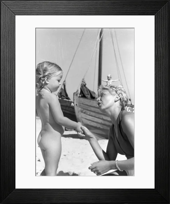 Framed Print : Sommerfotos Ostsee 1939 Framed Print : Sommerfotos Ostsee 1939