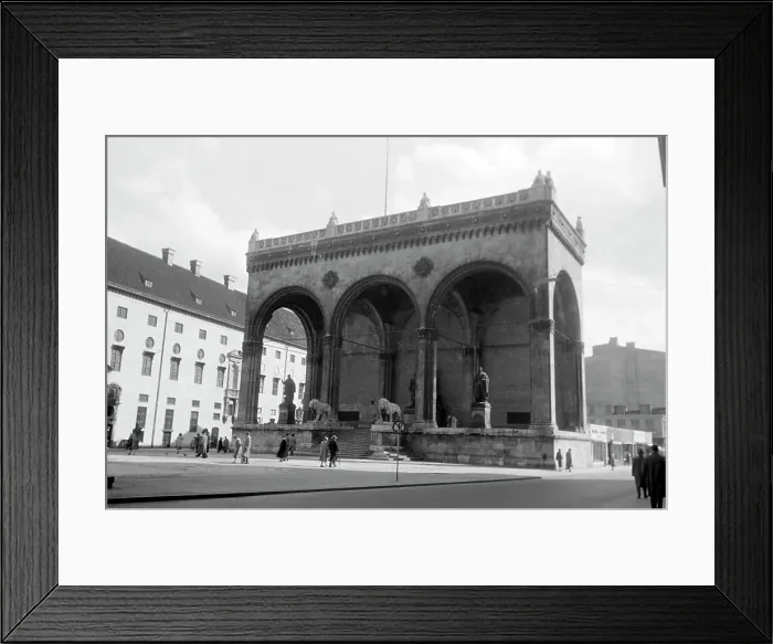 Framed Print : Historische Gebäude und Sehenswürdigkeiten in der Münchener Altstadt Framed Print : Historische Gebäude und Sehenswürdigkeiten in der Münchener Altstadt