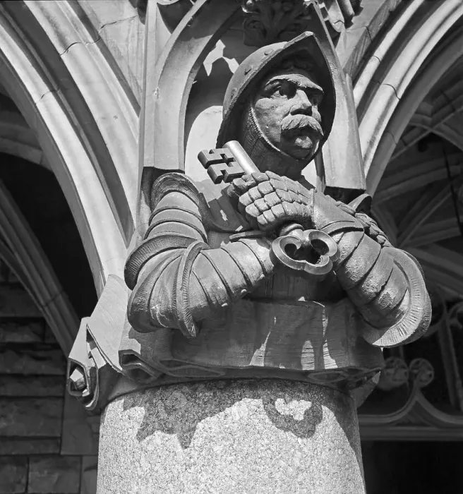 Framed Print : Aachen. Detail an einer Säule des Kaiserdomes zu Aachen, Deutschland 1930er Jahre Framed Print : Aachen. Detail an einer Säule des Kaiserdomes zu Aachen, Deutschland 1930er Jahre