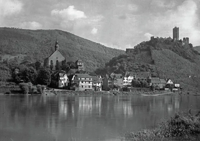 Gerahmter Druck : Blick auf Beilstein an der Mosel, Deutschland, 1930er Jahre Gerahmter Druck : Blick auf Beilstein an der Mosel, Deutschland, 1930er Jahre