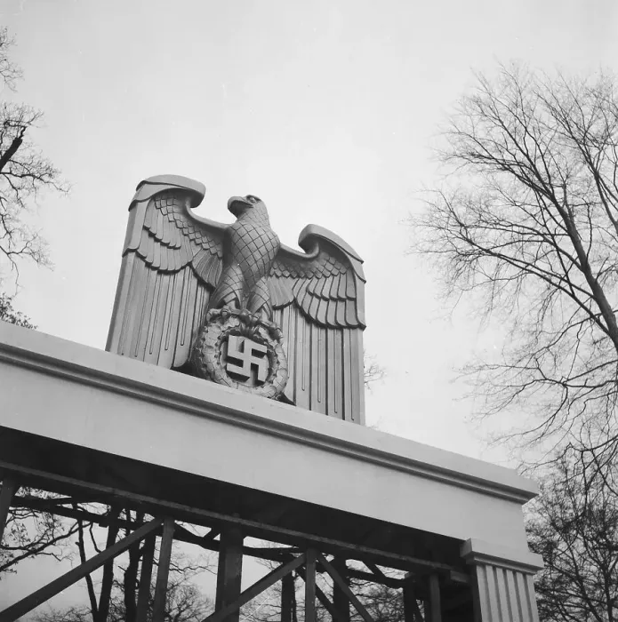 Impresión enmarcada : Berlin. Estación de construcción alrededor de la Columna del Triunfo en Berlín Impresión enmarcada : Berlin. Estación de construcción alrededor de la Columna del Triunfo en Berlín