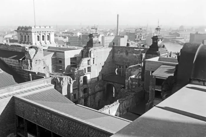 Gerahmter Druck : Berlin. Anschauung des Reichstages (Links), der Zollanlagen um den Potsdamerplatz Gerahmter Druck : Berlin. Anschauung des Reichstages (Links), der Zollanlagen um den Potsdamerplatz