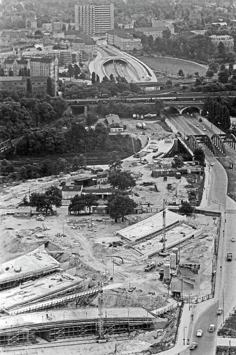 Impresión enmarcada : Berlin. Blick vom Funkturm Berlin auf die Baustelle zum Autobahnzubringer Impresión enmarcada : Berlin. Blick vom Funkturm Berlin auf die Baustelle zum Autobahnzubringer