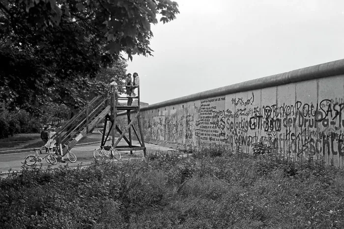 Impresión enmarcada : Berlin. Grafiti en la Berlín Wall, Alemania 1984 Impresión enmarcada : Berlin. Grafiti en la Berlín Wall, Alemania 1984