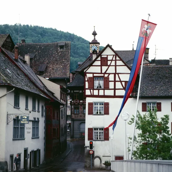Impression encadrée : Bodensee. Habitations traditionnelles à Stein am Rhin en Suisse vers 1983