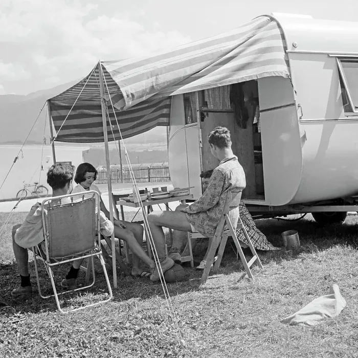 Impression encadrée : Camping. Sur le campement, Allemagne en 1958
