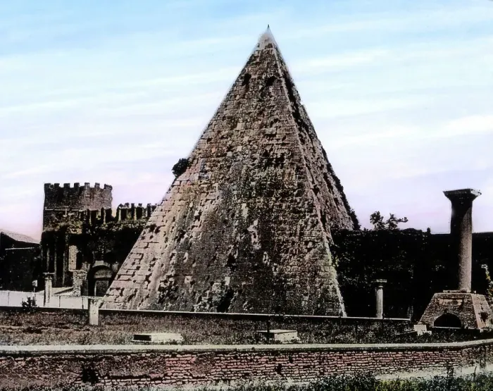 Framed Print : Cestius Pyramide Framed Print : Cestius Pyramide