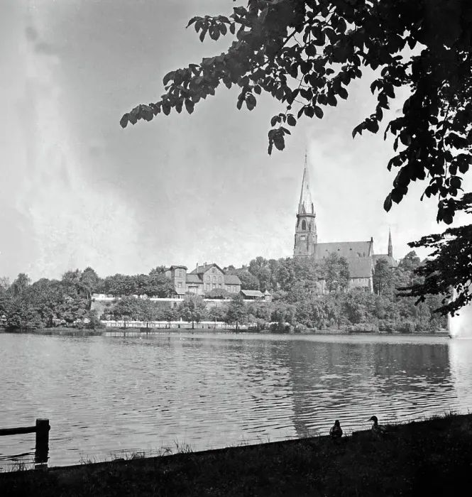 Framed Print : Chemnitz. Die Schlosskirche von Chemnitz, Deutsches Reich 1030er Jahre Framed Print : Chemnitz. Die Schlosskirche von Chemnitz, Deutsches Reich 1030er Jahre