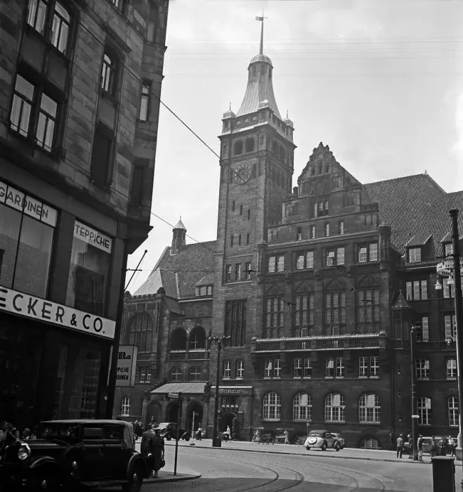 Framed Print : Chemnitz. Das alte Rathaus in Chemnitz am Markt Framed Print : Chemnitz. Das alte Rathaus in Chemnitz am Markt