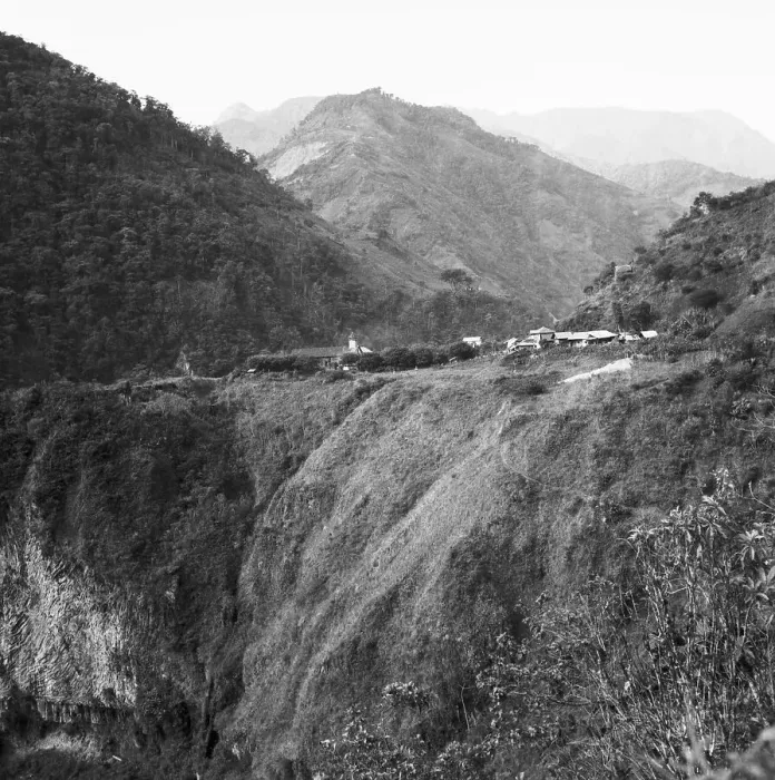 Impression encadrée : Ecuador. La paysage pittoresque sur le chemin de Quito, Équateur années 60