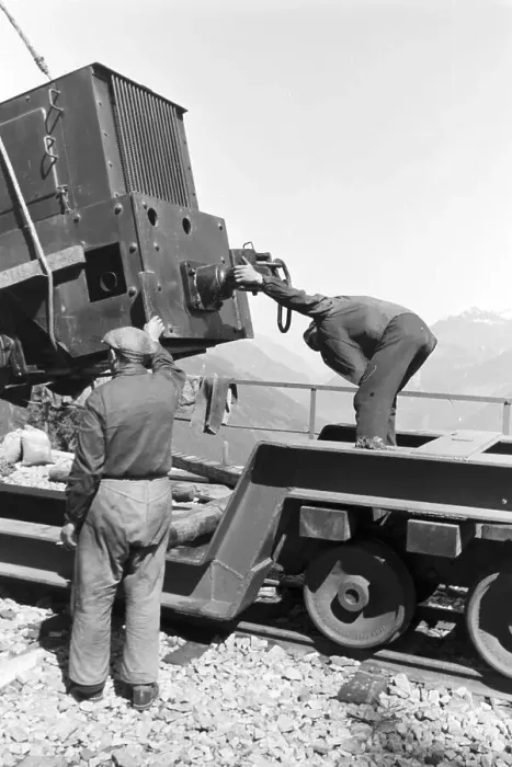 Stampa con cornice : Un villaggio si forma sul Piz Buin Stampa con cornice : Un villaggio si forma sul Piz Buin