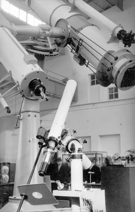 Impresión enmarcada : Germany. Alemania - El Zeiss Jena muestra dos telescopios astronómicos Impresión enmarcada : Germany. Alemania - El Zeiss Jena muestra dos telescopios astronómicos