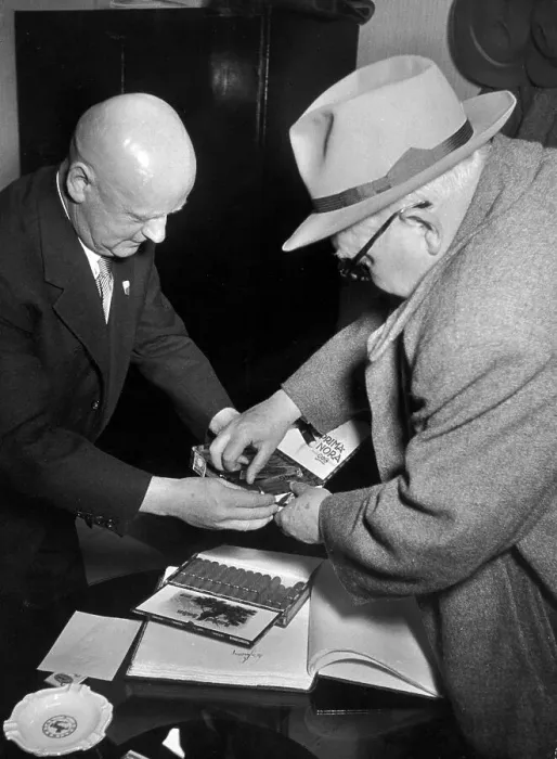 Gerahmter Druck : Germany. Deutschland - Deutsche Industriemesse 1956 in Hannover, Prof