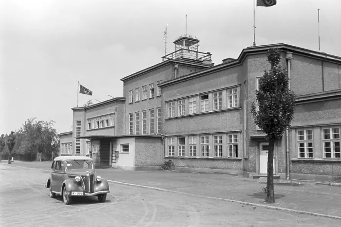 Stampa con cornice : Gleiwitz. Una viaggio a Gliwice nel Sud della Prussia Orientale Stampa con cornice : Gleiwitz. Una viaggio a Gliwice nel Sud della Prussia Orientale