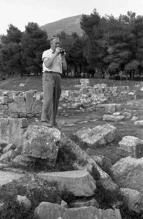 Impresión enmarcada : Greece. Paseo turístico por las ruinas del antiguo y clásico Olimpia en Impresión enmarcada : Greece. Paseo turístico por las ruinas del antiguo y clásico Olimpia en