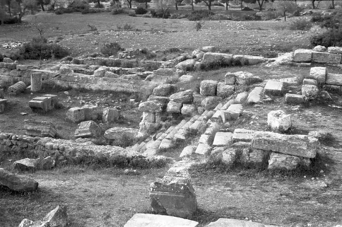 Impresión enmarcada : Greece. Paseo turístico por las ruinas del antiguo y clásico Olimpia en Impresión enmarcada : Greece. Paseo turístico por las ruinas del antiguo y clásico Olimpia en
