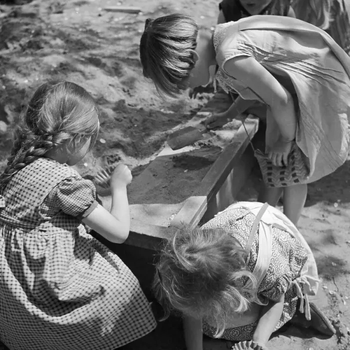 Stampa con cornice : Kinder. Bambini al flusso di sapone in Germania negli anni '30