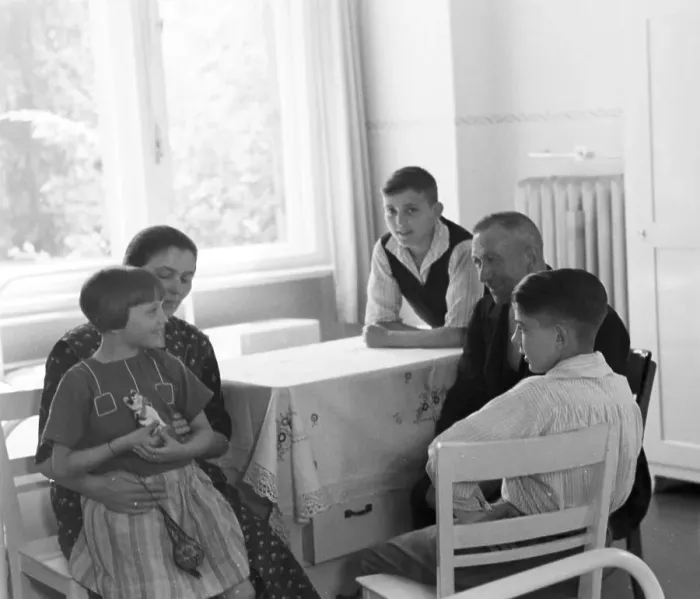 Impresión enmarcada : Kinder. Escenas de la infancia en el Tercer Reich alemán durante las décadas de 1930 Impresión enmarcada : Kinder. Escenas de la infancia en el Tercer Reich alemán durante las décadas de 1930