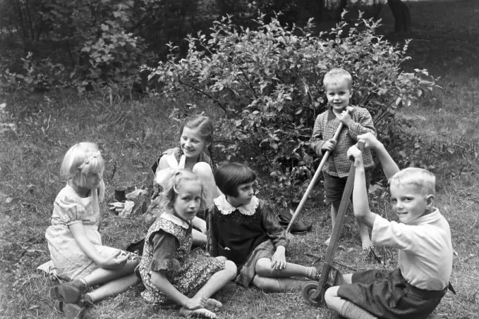 Gerahmter Druck : Kinder. Erinnerungen an die Kindheit im Deutschen Reich der dreißiger Jahren