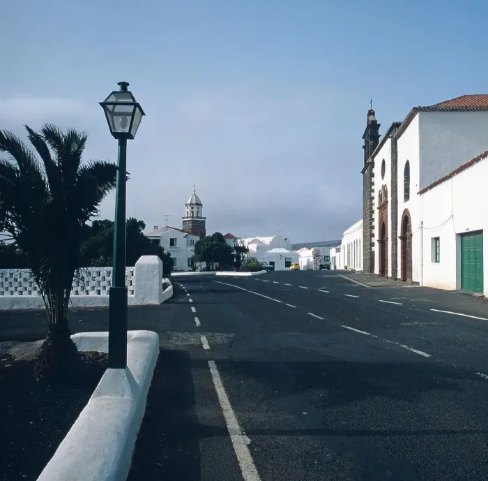 Impresión enmarcada : Lanzarote. La iglesia de nuestra señora de guadalupe en Teguise sobre la Impresión enmarcada : Lanzarote. La iglesia de nuestra señora de guadalupe en Teguise sobre la