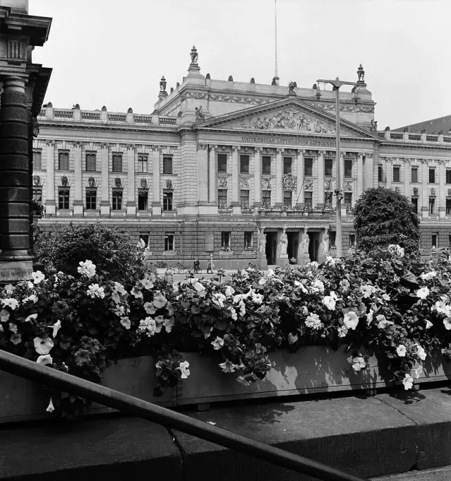 Impression encadrée : Leipzig. Le bâtiment de l'université à Leipzig en Allemagne des années 1930