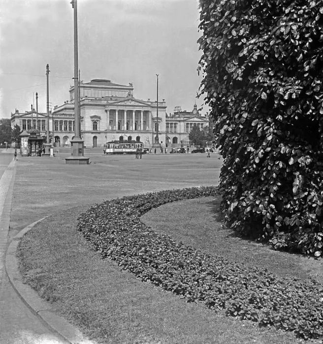 Stampa con cornice : Leipzig. L'opera a Lipsia, Germania negli anni '30 Stampa con cornice : Leipzig. L'opera a Lipsia, Germania negli anni '30