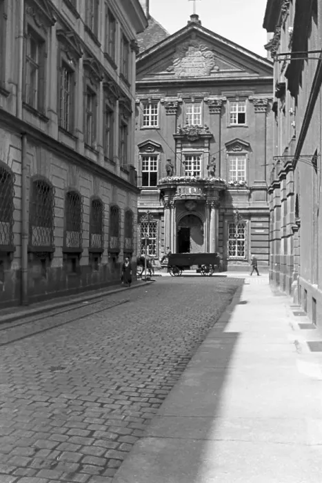 Impression encadrée : Liegnitz. Un sortie à Liège, Empire allemand des années 1930 Impression encadrée : Liegnitz. Un sortie à Liège, Empire allemand des années 1930