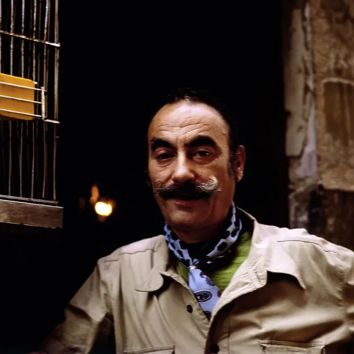 Impresión enmarcada : Mallorca. Hablar con bigote, España en 1985
