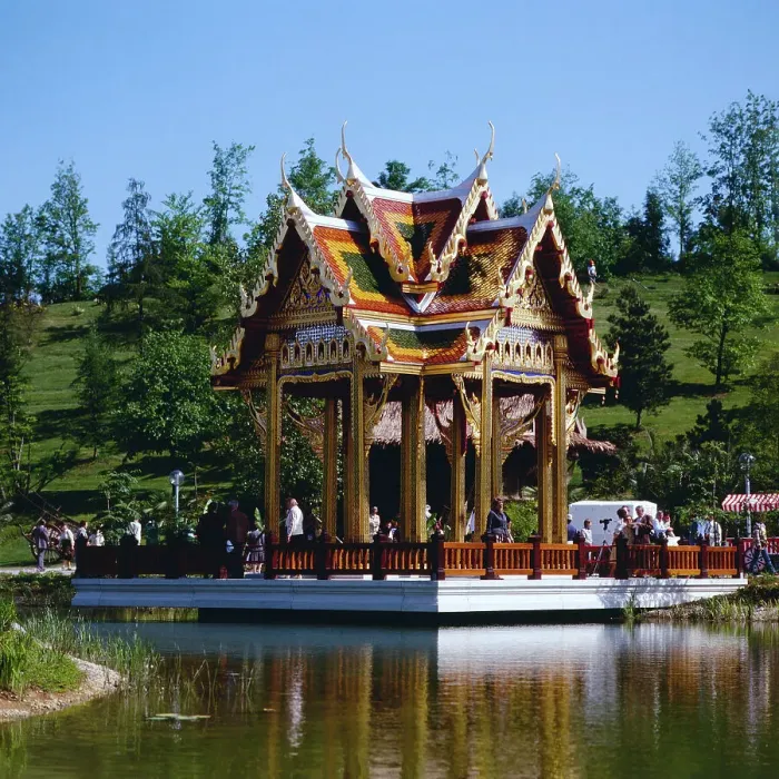 Gerahmter Druck : München. Thaiengarten auf der internationalen Gartenausstellung in München Gerahmter Druck : München. Thaiengarten auf der internationalen Gartenausstellung in München
