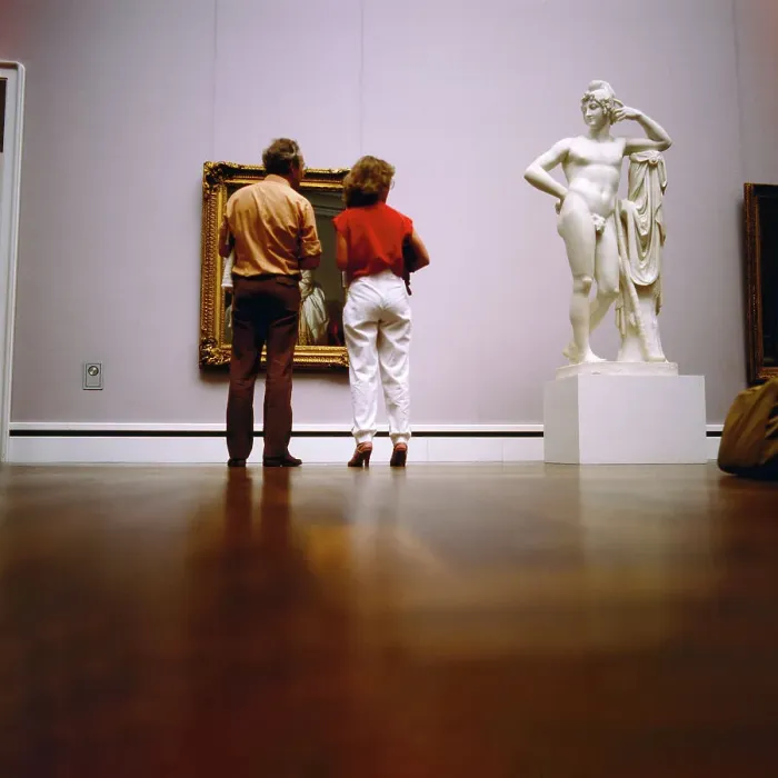 Gerahmter Druck : München. Blickwechsel in der Neuen Pinakothek in München