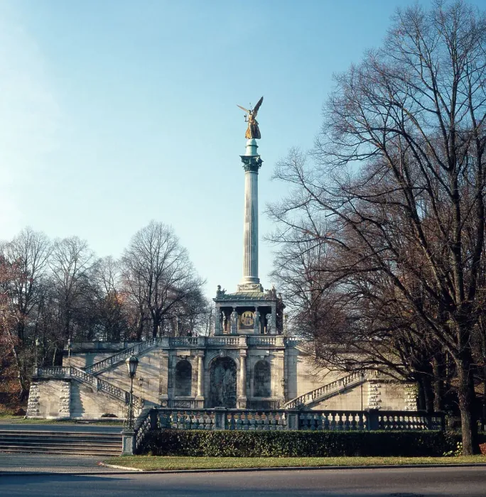 Impresión enmarcada : München. Múnich, 1985. Barrio de Bogenhausen, Monumento del Ángel de la