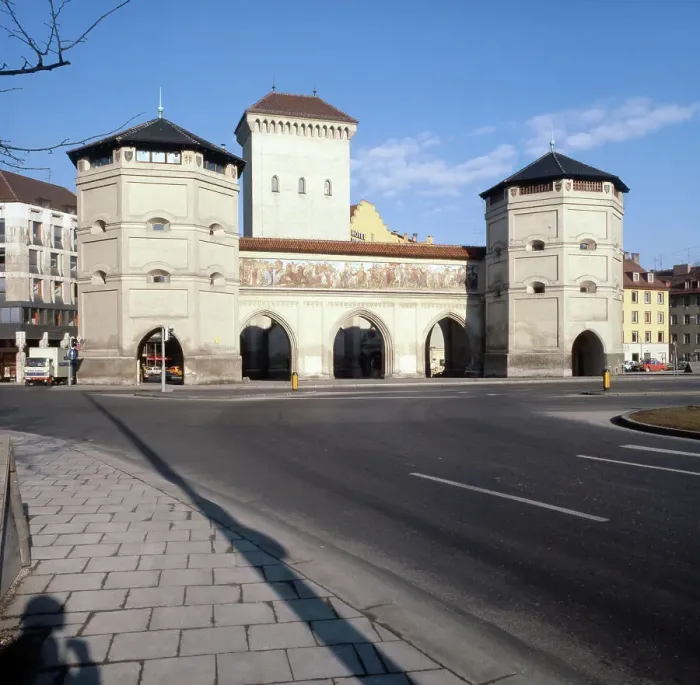 Gerahmter Druck : München ist die Alte Stadt mit dem Historischen Stadtturm an der Platz