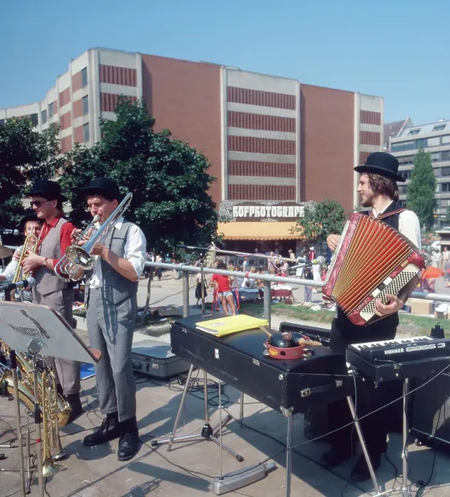 Impression encadrée : München. Munich en 1985 au centre commercial de Saint-Jacques Impression encadrée : München. Munich en 1985 au centre commercial de Saint-Jacques