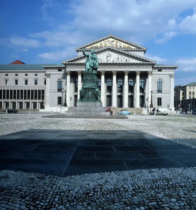 Framed Print : München, 1985. Altstadt. Das Nationaltheater, Spielort der Bayerischen Framed Print : München, 1985. Altstadt. Das Nationaltheater, Spielort der Bayerischen