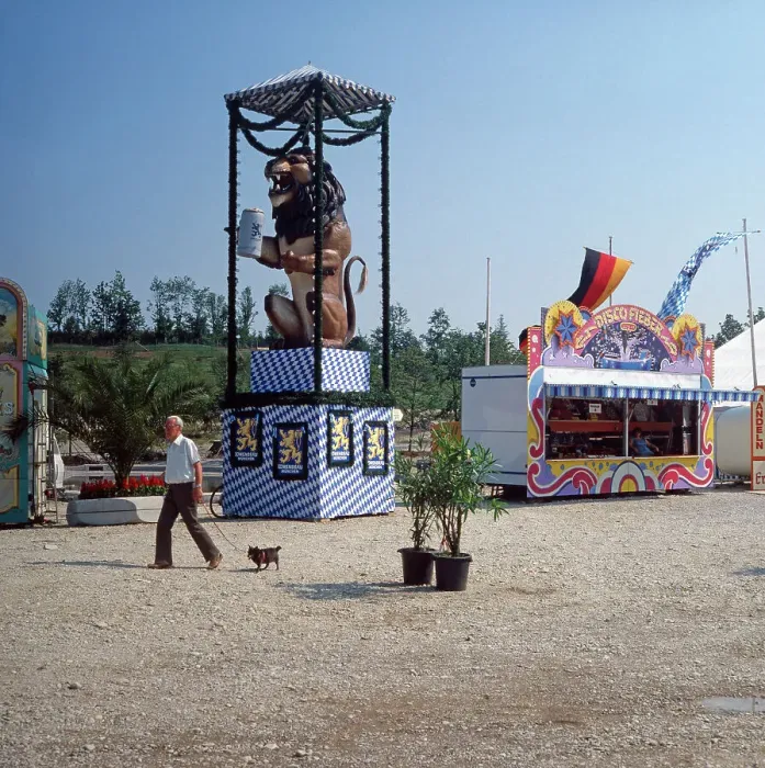 Impresión enmarcada : Feria de Munich con símbolo de la cervecería Löwenbräu, 1985.