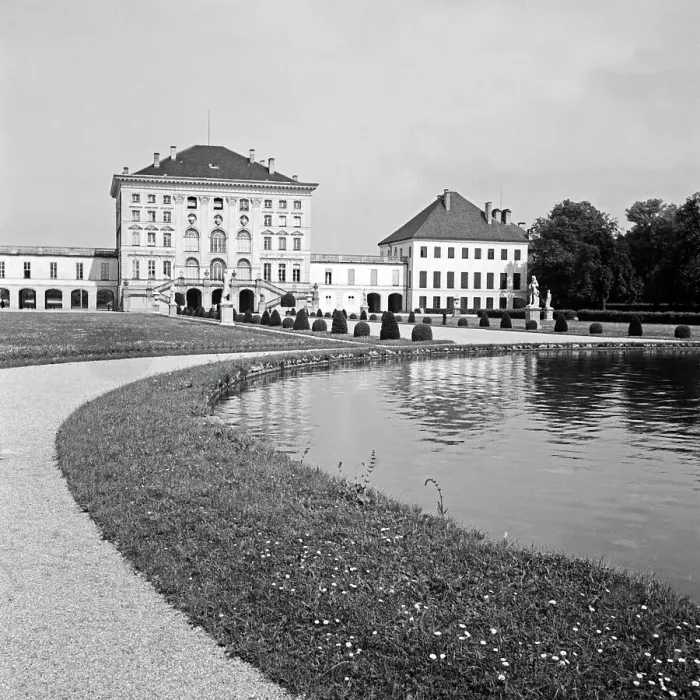 Impresión enmarcada : München. En el parque del castillo de Nymphenburg en el oeste de Múnich Impresión enmarcada : München. En el parque del castillo de Nymphenburg en el oeste de Múnich