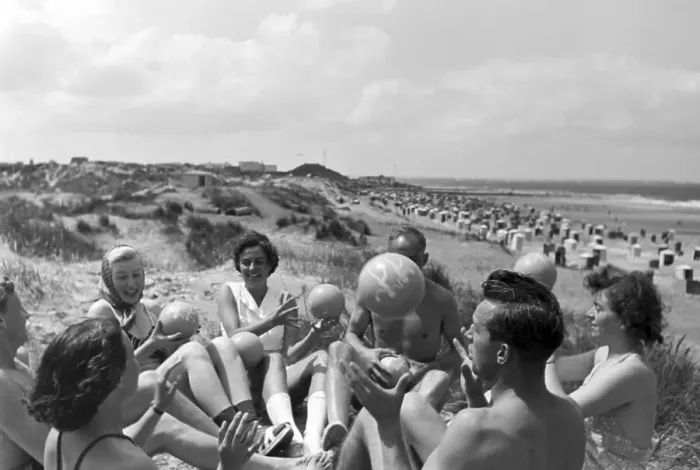 Gerahmter Druck : Norderney. Urlaub auf Norderney im Deutschen Reich der 1930er Jahre