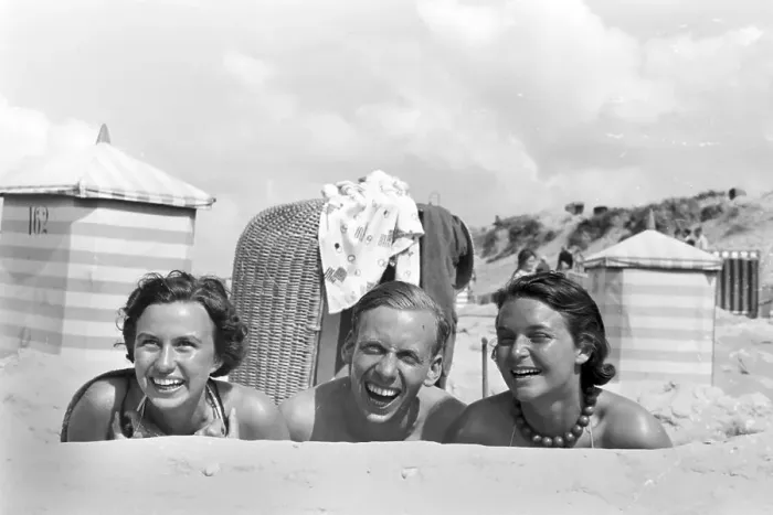 Gerahmter Druck : Norderney. Urlaub auf Norderney im Deutschen Reich der 1930er Jahren Gerahmter Druck : Norderney. Urlaub auf Norderney im Deutschen Reich der 1930er Jahren