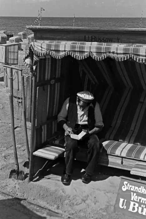 Gerahmter Druck : Ostsee. Strandkorbvermietung an den Stränden der Ostsee in Deutschland Gerahmter Druck : Ostsee. Strandkorbvermietung an den Stränden der Ostsee in Deutschland