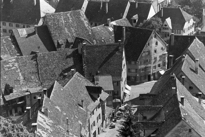 Impresión enmarcada : Rottweil. Una viaje a Rottweil en el Bosque Negro, Alemania de los años treinta