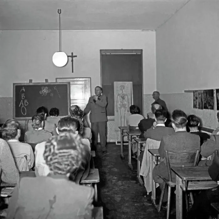 Impresión enmarcada : Schule. Clases de biología en una escuela del estado libre de Baviera Impresión enmarcada : Schule. Clases de biología en una escuela del estado libre de Baviera