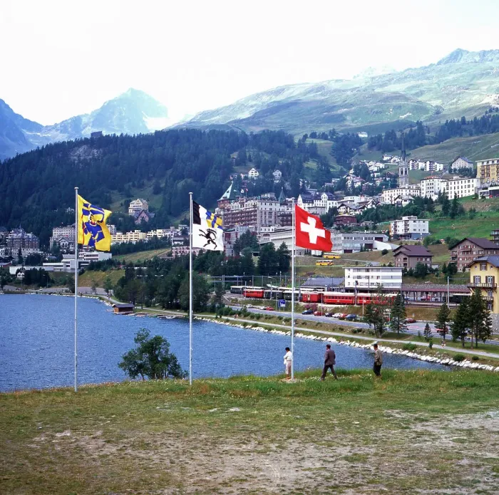 Framed Print : Schweiz. Reise nach St. Moritz, Schweiz 1980er Jahre Framed Print : Schweiz. Reise nach St. Moritz, Schweiz 1980er Jahre