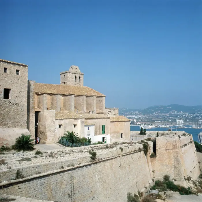 Framed Print : Spanien. Blick auf die Villegaignon Street in Mdina auf Malta, Spanien 1980er Jahre Framed Print : Spanien. Blick auf die Villegaignon Street in Mdina auf Malta, Spanien 1980er Jahre