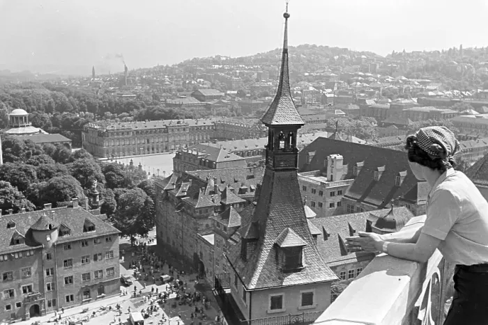Impression encadrée : Stuttgart. Vue sur l'intérieur de la ville de Stuttgart depuis le vieux Impression encadrée : Stuttgart. Vue sur l'intérieur de la ville de Stuttgart depuis le vieux