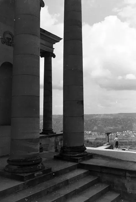 Impresión enmarcada : Stuttgart. La capilla de tumba en el Württemberg en Stuttgart, Alemania décadas de 1930 Impresión enmarcada : Stuttgart. La capilla de tumba en el Württemberg en Stuttgart, Alemania décadas de 1930