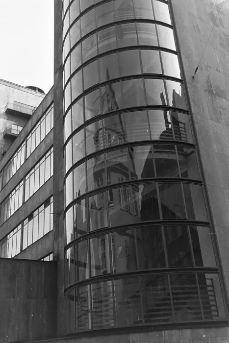 Impression encadrée : Stuttgart. Le magasin de département Breuninger à Stuttgart en Allemagne Impression encadrée : Stuttgart. Le magasin de département Breuninger à Stuttgart en Allemagne